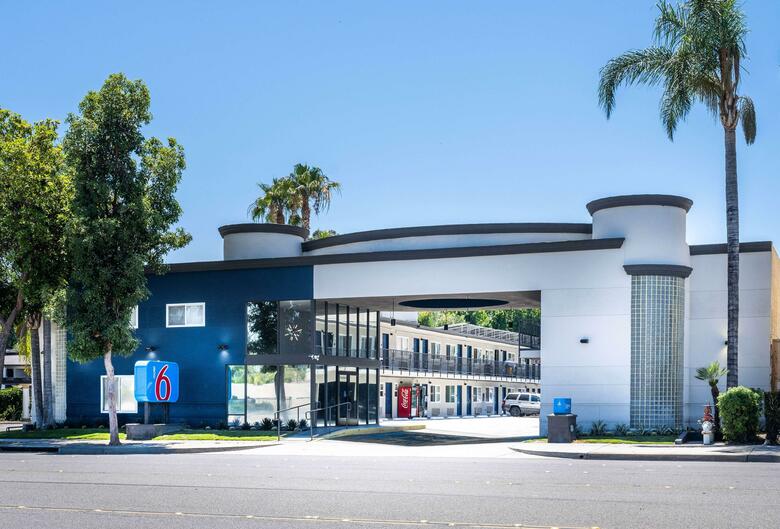 Hotel Anaheim Rodeway Inn & Suites