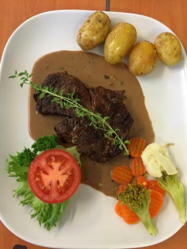 Brekkestranda Fjordhotel