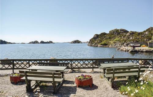 Holiday Home Kvalav�g Tresvikvegen
