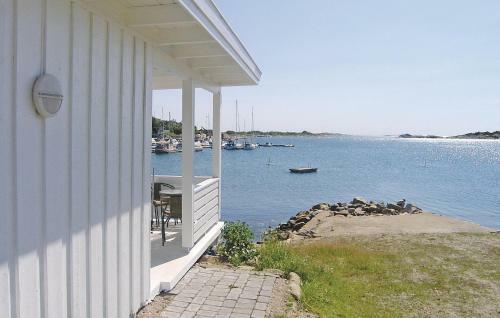 Holiday Home Gressvik Slevikstranda