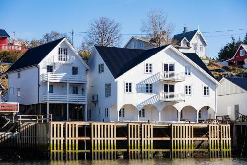 Bed & Breakfast A Brygge - Restaurant Lofoten