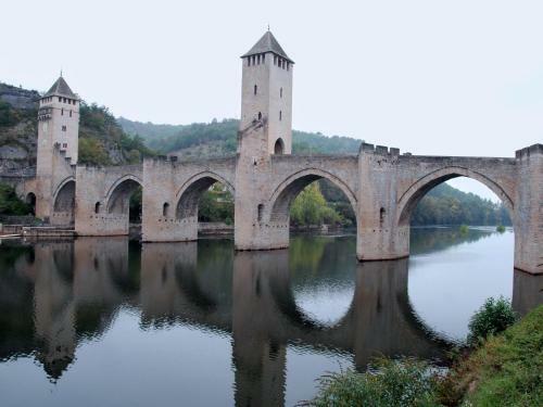 Cozy Holiday Home In Puy-l'ev�que With Terrace