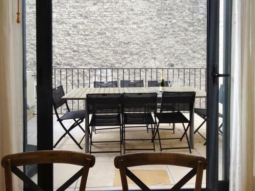 Puligny-montrachet Town House Sleeps 6 With Air Con