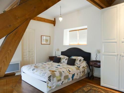 Puligny-montrachet Town House Sleeps 6 With Air Con