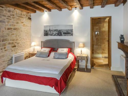 Puligny-montrachet Town House Sleeps 6 With Air Con
