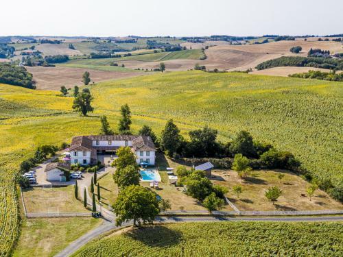 Modern Mansion In Tarn With Pool, Impressive Location
