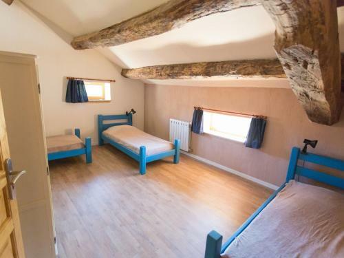 Charming Holiday Home In Rieussec With Swimming Pool