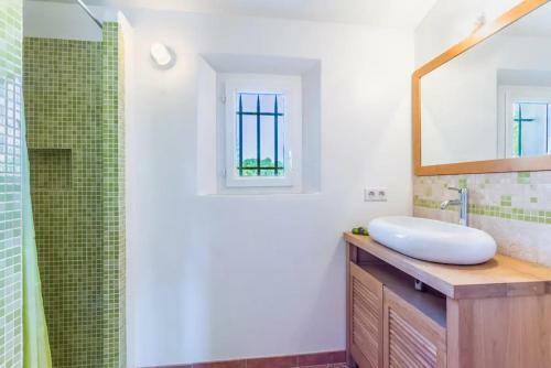 Villa With 6 Bedrooms In Rognes With Private Pool And Wifi