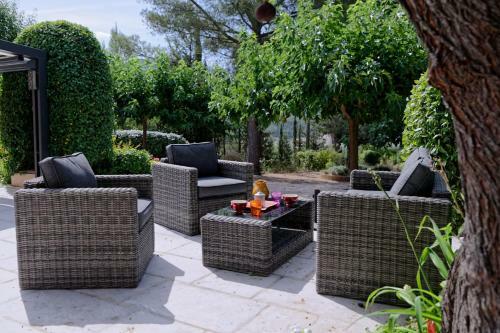Villa Le Bastidoun Proven�al House