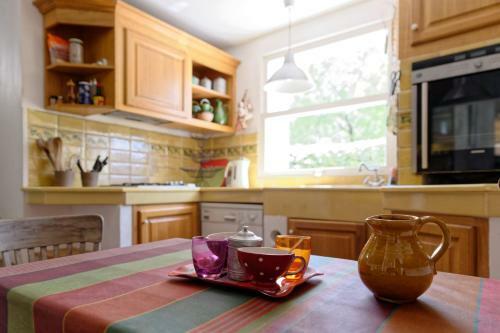 Villa Le Bastidoun Proven�al House