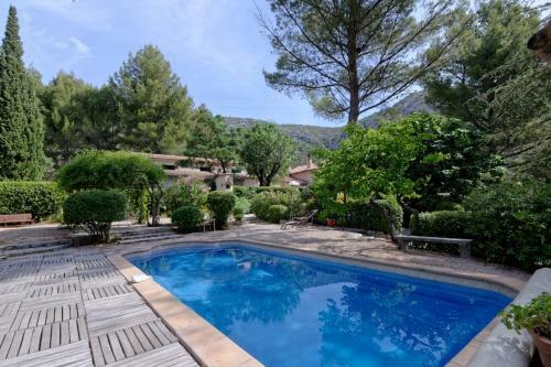 Villa Le Bastidoun Proven�al House