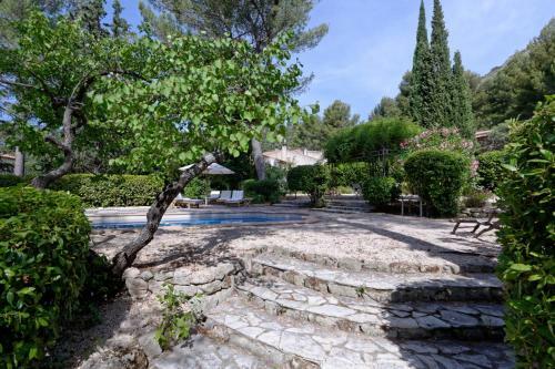Villa Le Bastidoun Proven�al House