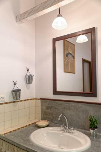 Villa Le Bastidoun Proven�al House