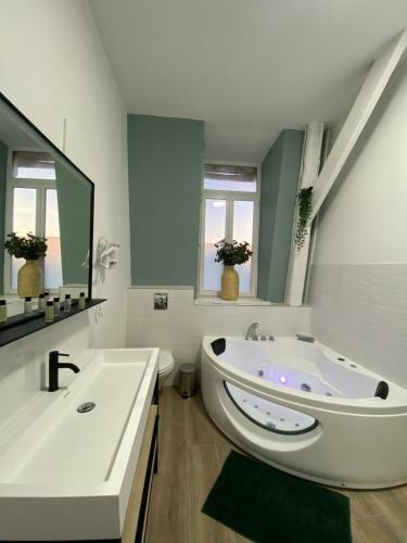 Apartamento Capsule Roubaix/lille Balneo*home Cin�ma*billard