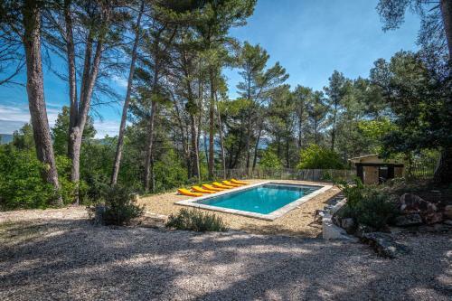 Stunning Panoramic Views In Roussillon