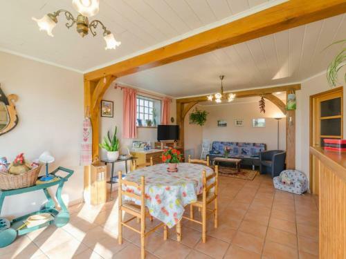 G�te Rouilly-sacey, 3 Pi�ces, 4 Personnes - Fr-1-543-46