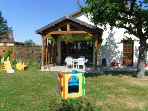 G�te Rouilly-sacey, 3 Pi�ces, 4 Personnes - Fr-1-543-46