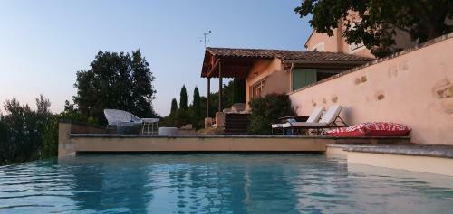 G�te De Prestige Ch�teau Cohola