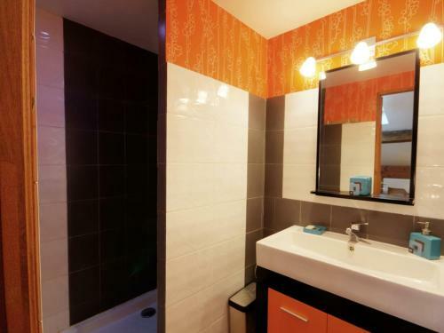 G�te Saint-andr�-d'apchon, 1 Pi�ce, 2 Personnes - Fr-1-496-23