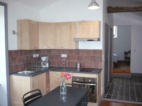 G�te Saint-andr�-d'apchon, 2 Pi�ces, 2 Personnes - Fr-1-496-142