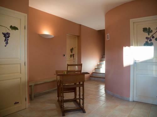 Spacious Villa In Languedoc-roussillon With Private Swimming Pool