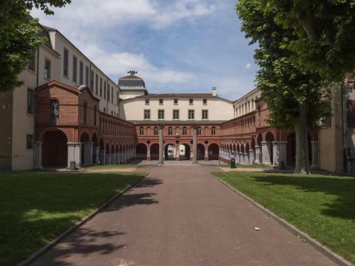 Simplistic Apartment In Saint Chamond Near Shopping Street