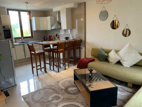 Charming 3-bed House In Saint-brice-sous-foret