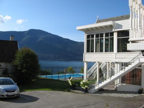 Hofslund Fjord Hotel