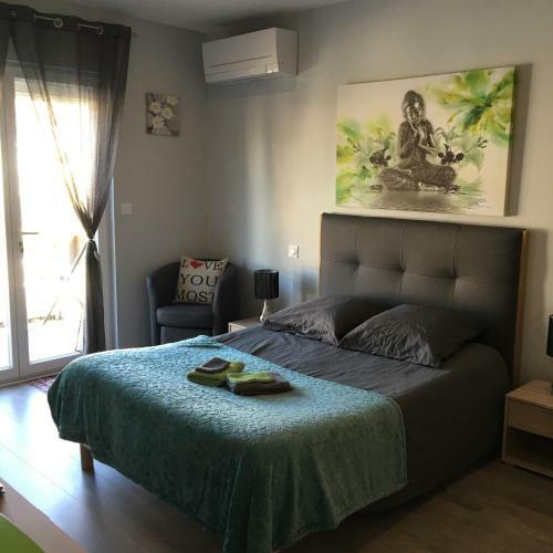 Bed & Breakfast Happy House St Cyp