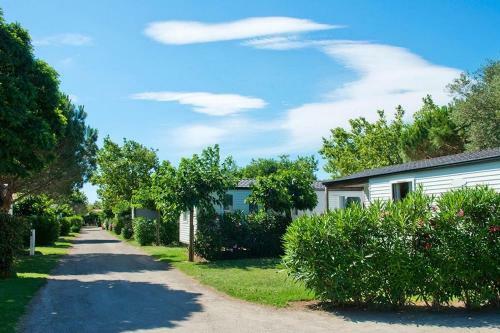 Camping Le Roussillon **** - Maeva
