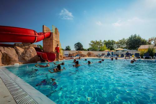Camping Le Roussillon **** - Maeva