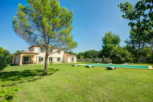 Saint-didier Villa Sleeps 9 Pool Wifi