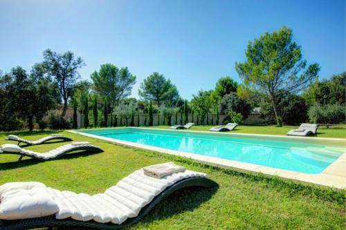Saint-didier Villa Sleeps 9 Pool Wifi