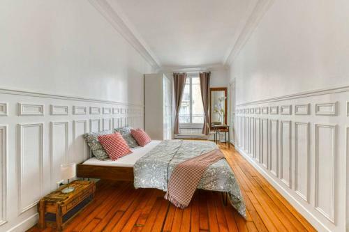 Chic Apart In Parisian Style