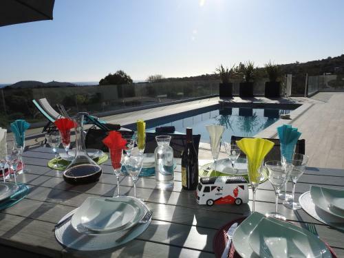 Villa D'architecte Avec Vue Mer Et Piscine Chauff�e