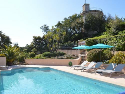 Bright Villa In Sainte-maxime With Private Pool
