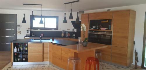 House With Swimming Pool 2km From The Beach