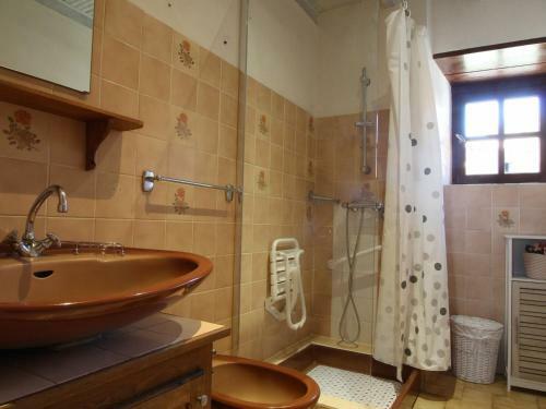G�te Saint-ilpize, 3 Pi�ces, 4 Personnes - Fr-1-582-93