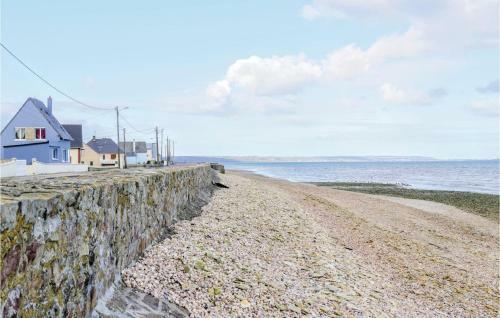 Stunning Home In Saint-marcouf W/ Wifi And 2 Bedrooms