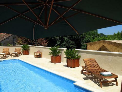 Saint-martin-de-riberac Chateau Sleeps 16 Pool Wifi