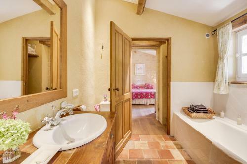 Saint-meard-de-gurcon Villa Sleeps 2 Pool Wifi