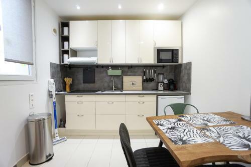 Nice Apartment In Saint Ouen