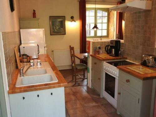 G�te Saint-pompont, 2 Pi�ces, 2 Personnes - Fr-1-616-26