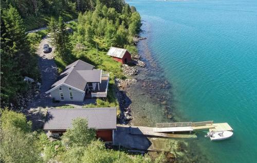 Holiday Home Skodje H�yvika