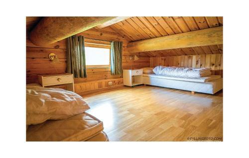 Holiday Home Ikornnes Hytte