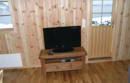 Holiday Home Ikornnes Hytte
