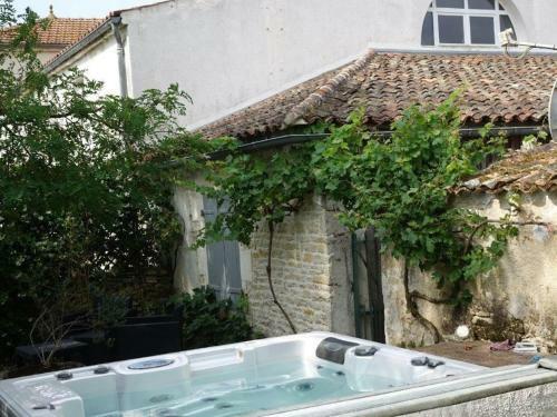 Hostal Tilleuls Et Bambous