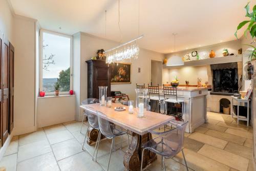 Saint-siffret Chateau Sleeps 12 With Pool