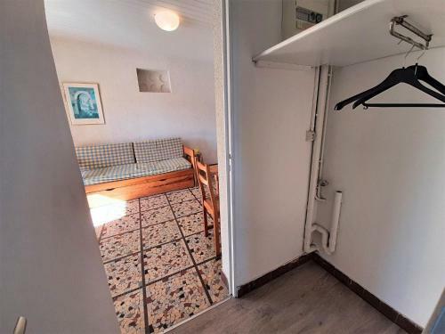 Classy Holiday Home In Saint-savinien With Sauna, Jacuzzi