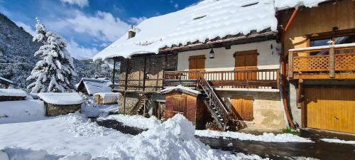 Authentique Chalet de Montagne Avec 5 Chambres